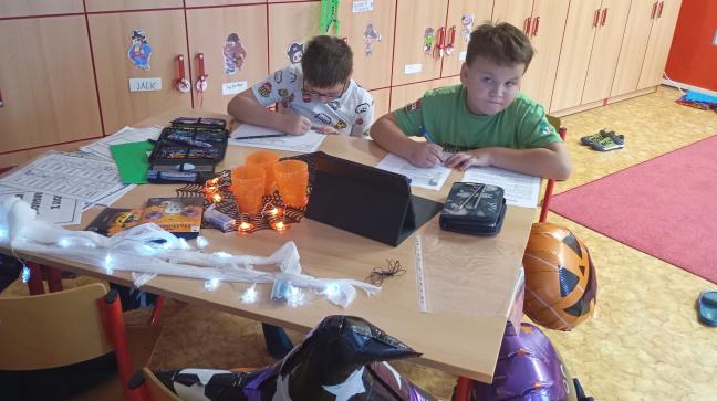 3.DEN - všichni zabráni do usilovné práce