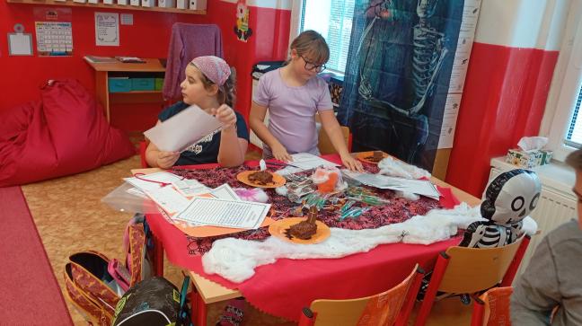 3.DEN - všichni zabráni do usilovné práce