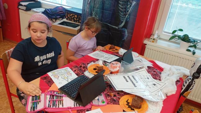 3.DEN - všichni zabráni do usilovné práce