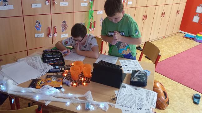 3.DEN - všichni zabráni do usilovné práce